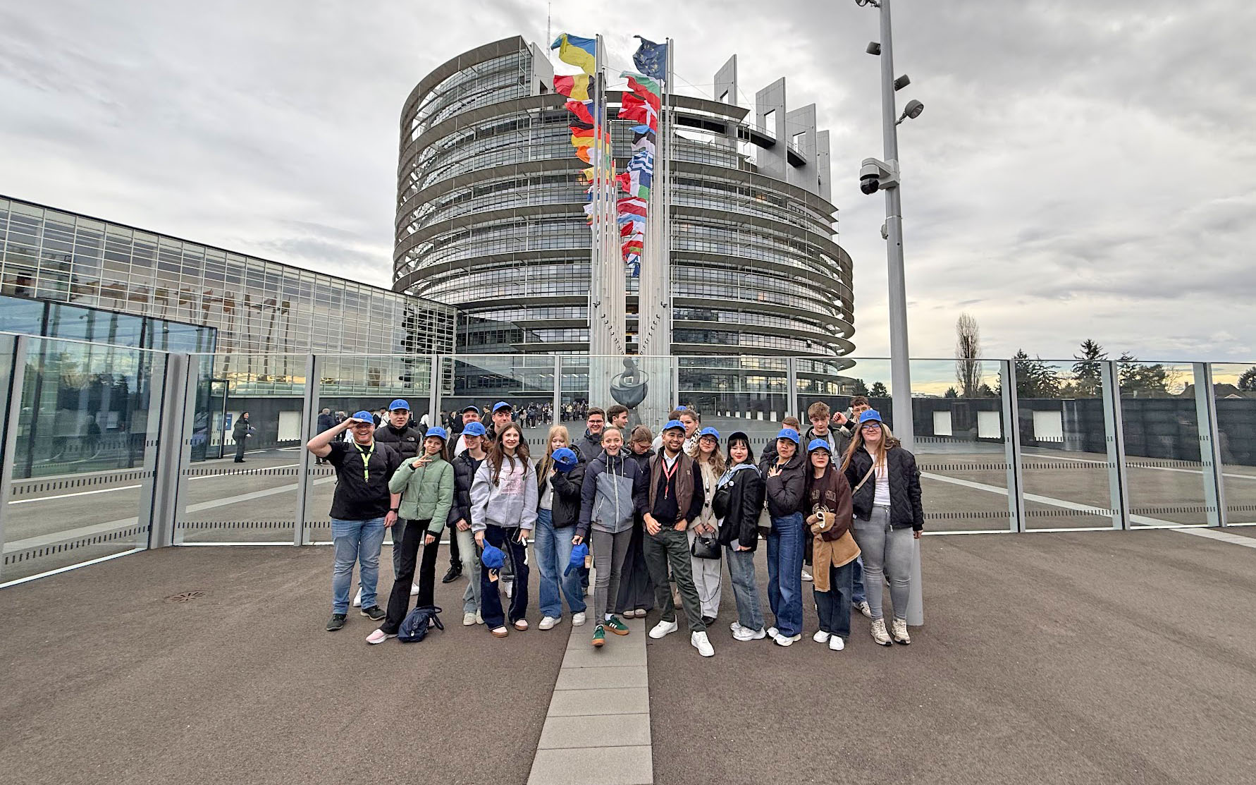 Ein Blick hinter die Kulissen europäischer Politik - Delegation der BBS II Emden besucht die Euroscola in Straßburg